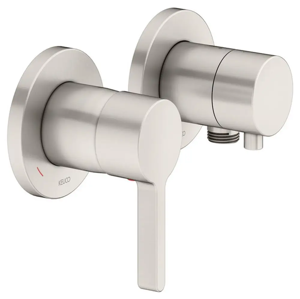 Zweihand-Wasserhahn-Set von Keuco in Nickel gebürstet. Enthält einen Hebel zur Temperaturregelung und einen Auslass für den Schlauch.